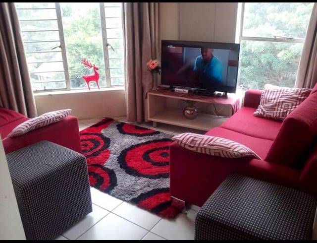 2 BEDROOM APARTMENT FOR SALE IN KEMPTON PARK CENTRAL